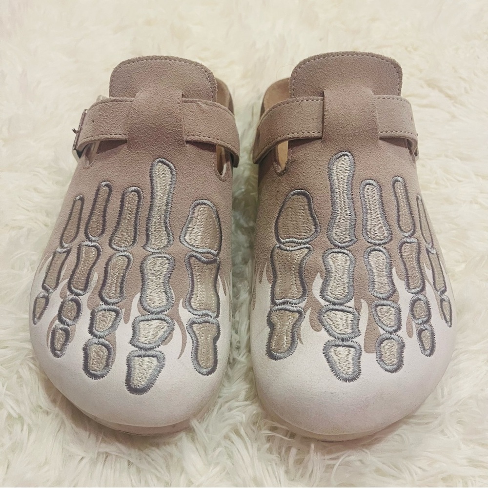 Octavious Marks Fish Bone Clogs Size 9/10